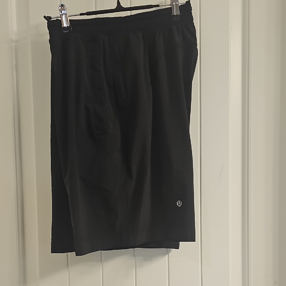 Lululemon Men's Black/Gra6 Shorts